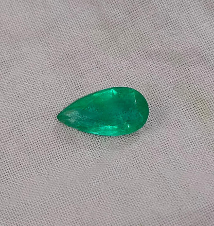 GSI Certified 1.48ct Vivid Green Zambian Emerald , 100% Natural Earth Mined Gemstone