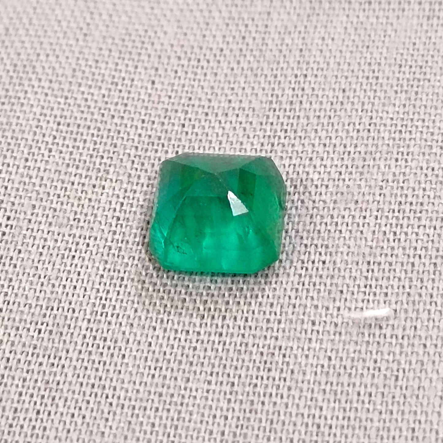 2.28ct Deep Green Zambian Emerald , 100% Natural Earth Mined Gem.