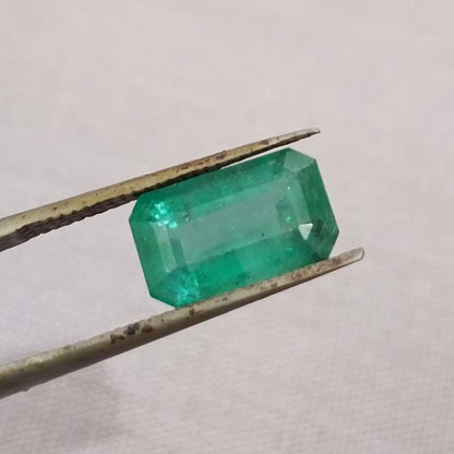 2.77ct Zambian Emerald , 100% Natural Earth Mined Gemstone