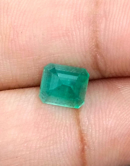 2.82ct Velvet Green Zambian Emerald , 100% Natural Earth Mined Gemstone