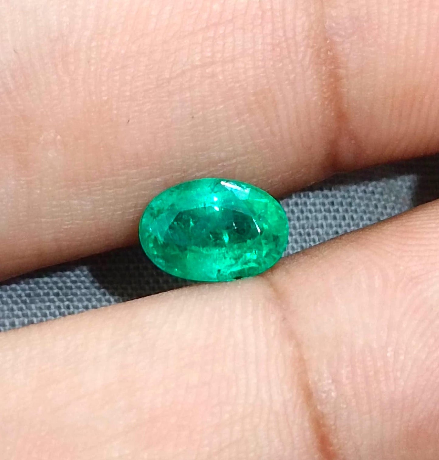 GSI Certified 1.46ct Medium Vivid Green Zambian Emerald , 100% Natural Earth Mined Gemstone