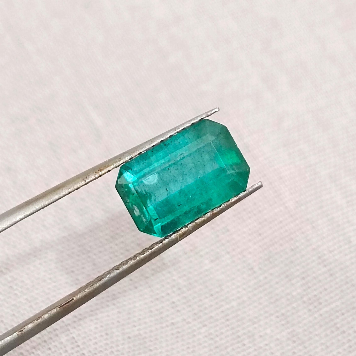 2.42ct Zambian Emerald , 100% Natural Earth Mined Gemstone