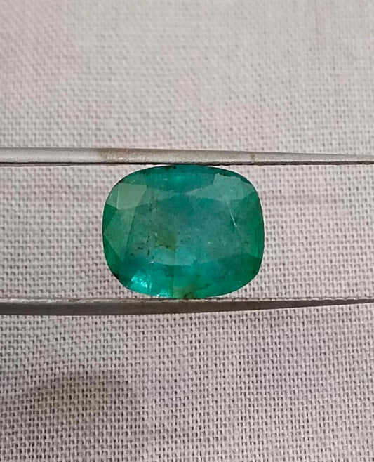 GSI Certified 4.74ct Zambian Emerald , 100% Natural Earth Mined Gemstone