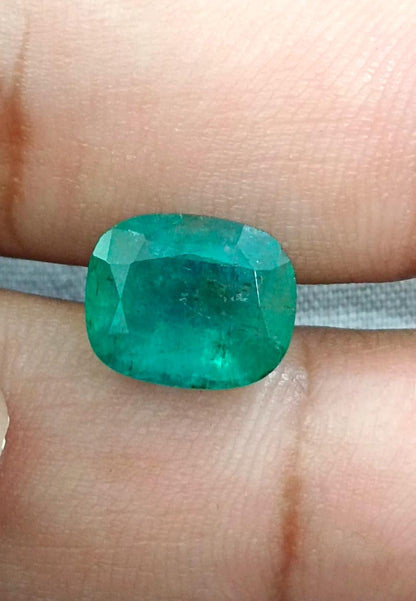 GSI Certified 4.74ct Zambian Emerald , 100% Natural Earth Mined Gemstone