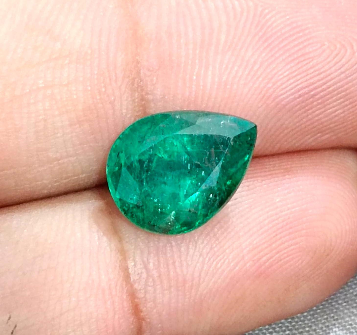 GSI Certified 4.60ct Deep Green Zambian Emerald , 100% Natural Earth Mined Gemstone