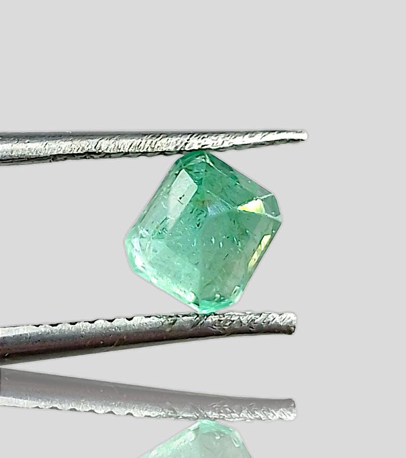 1.27ct Zambian Emerald , 100% Natural Gem