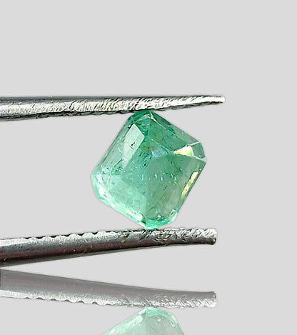 1.27ct Zambian Emerald , 100% Natural Gem