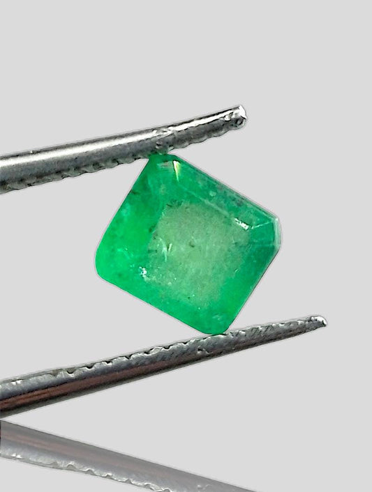 1.16ct Vivid Grass Green Emerald , 100% Natural Gem