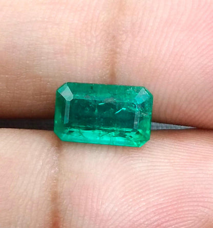 2.42ct Medium Deep Green Swat Emerald , 100% Natural Earth Mined Gem.