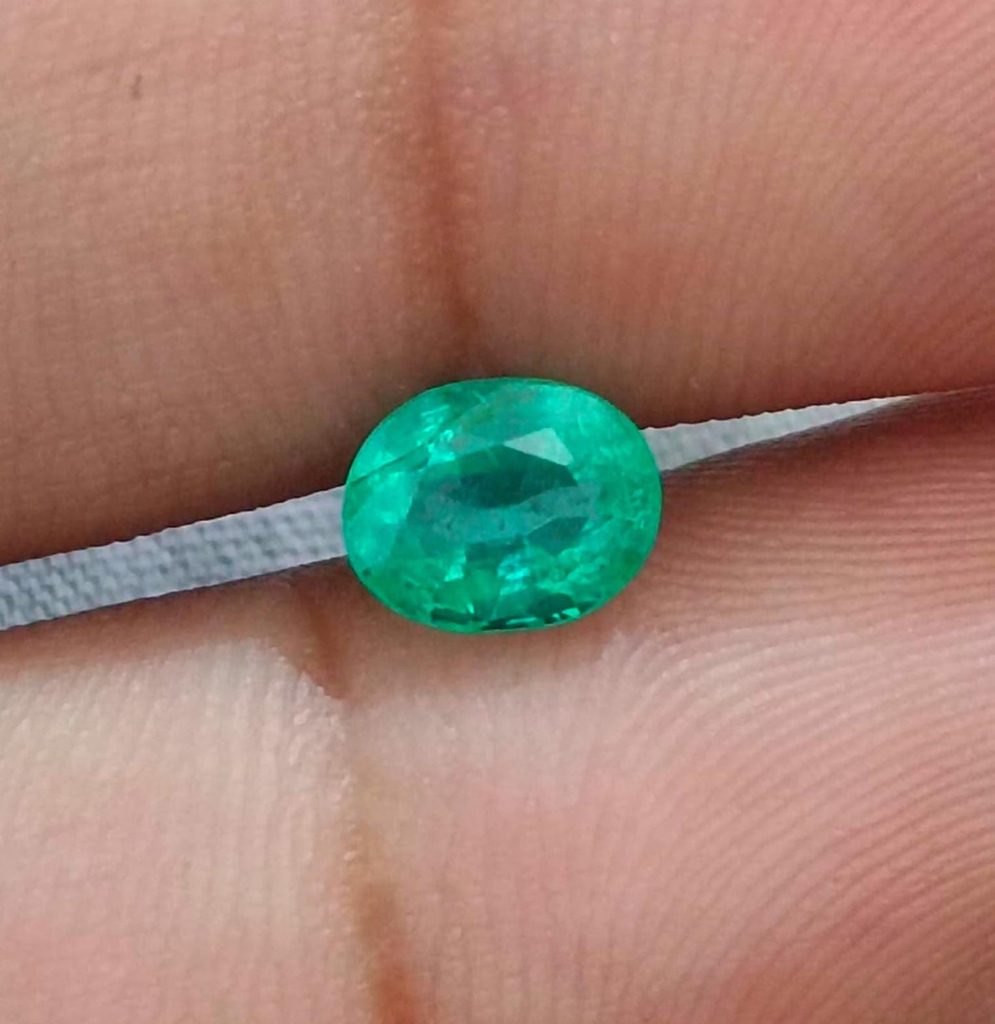 1.18ct Vivid Green Emerald, 100% Natural Gem