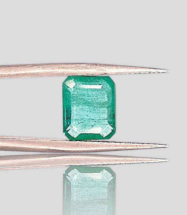 2.70ct Zambian Emerald , 100% Natural Gem