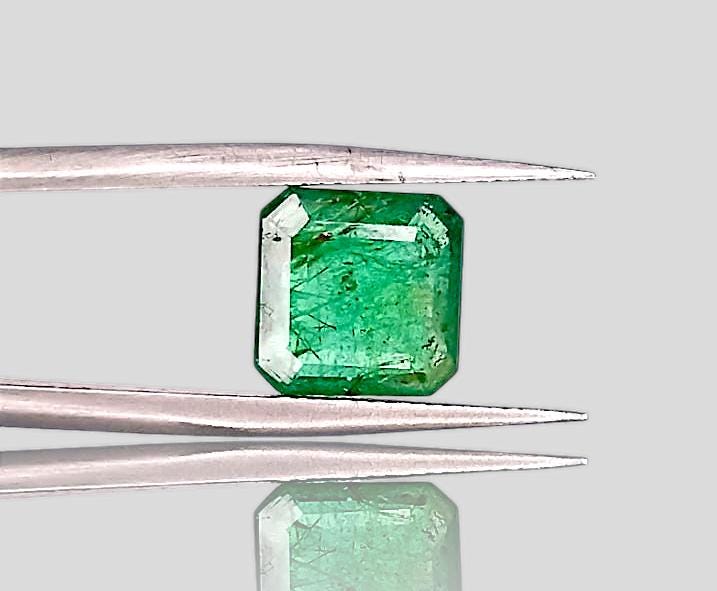 2.55ct Zambian Emerald , 100% Natural Gem