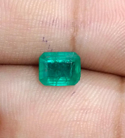 1.57ct Zambian Emerald , 100% Natural Earth Mined Gemstone