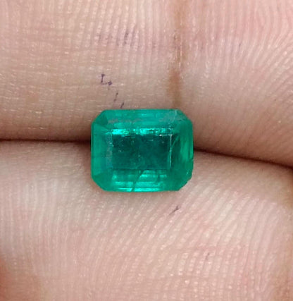 1.57ct Zambian Emerald , 100% Natural Earth Mined Gemstone