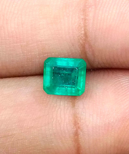 1.45ct Velvet Green Swat Emerald , 100% Natural Earth Mined Gemstone