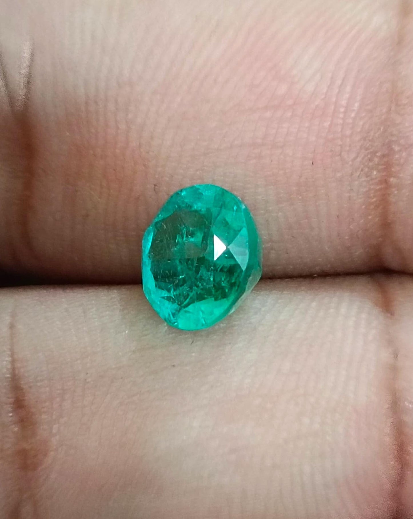 GSI Certified 2.37ct Colombiam Emerald, 100% Natural Gemstone