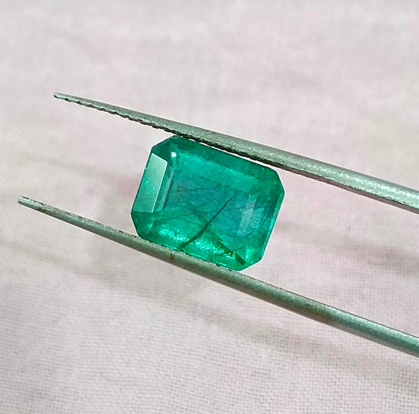 GSI Certified 2.69ct Zambian Emerald, 100% Natural Earth Mined Gemstone