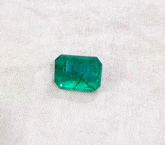 GSI Certified 2.69ct Zambian Emerald, 100% Natural Earth Mined Gemstone