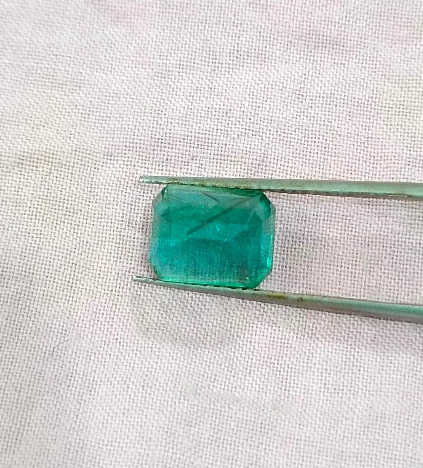 GSI Certified 2.69ct Zambian Emerald, 100% Natural Earth Mined Gemstone