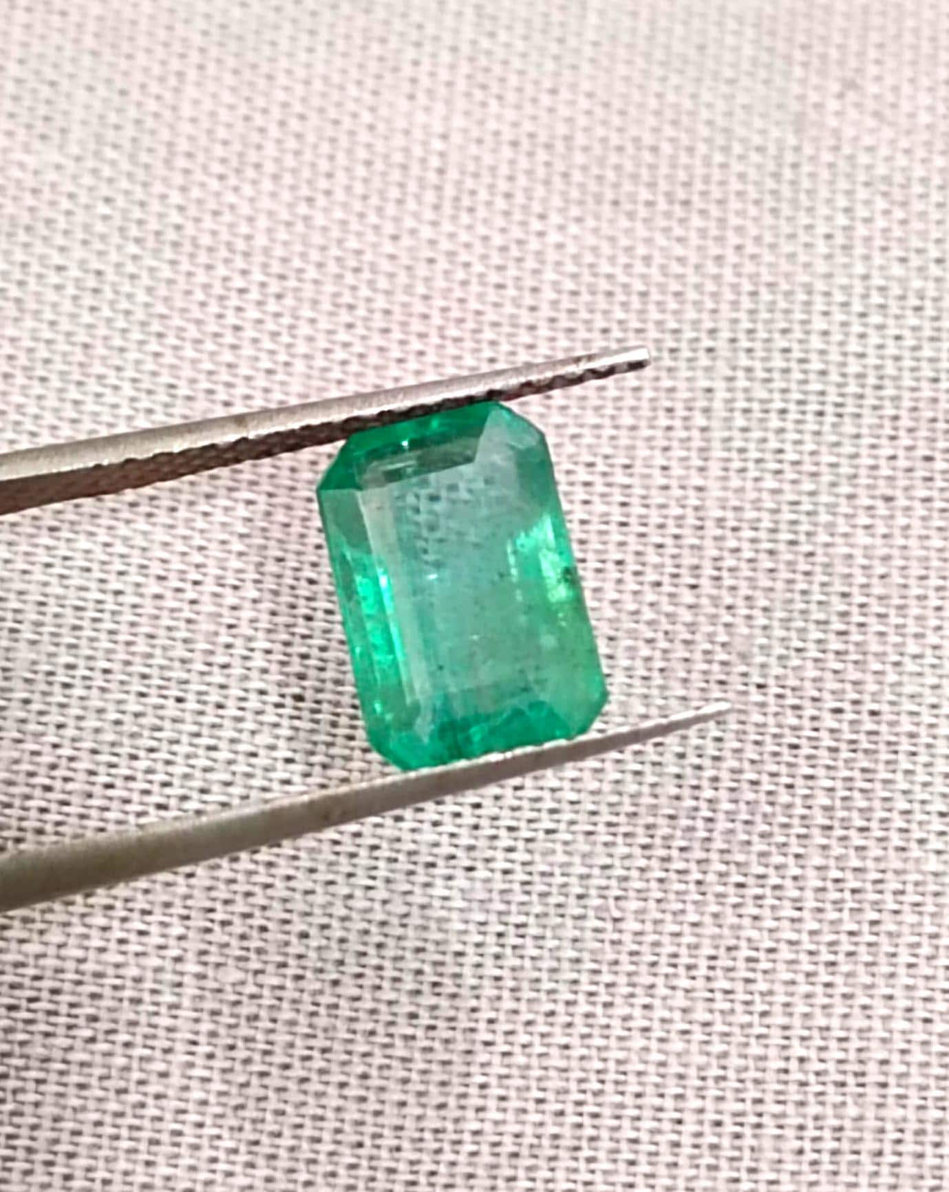 2.05ct  Zambian Emerald , 100% Natural Earth Mined Gemstone