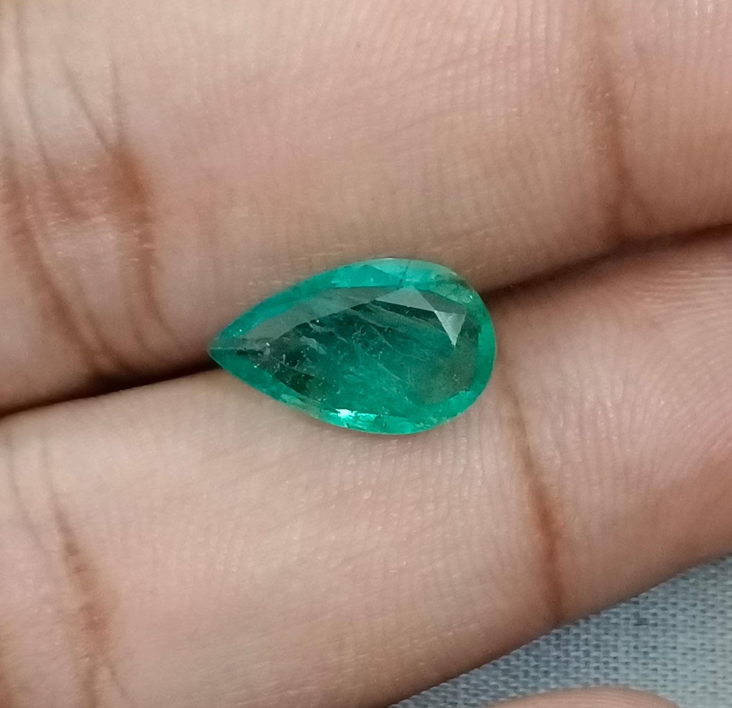 2.82ct Zambian Emerald, 100% Natural Earth Mined Gemstone.