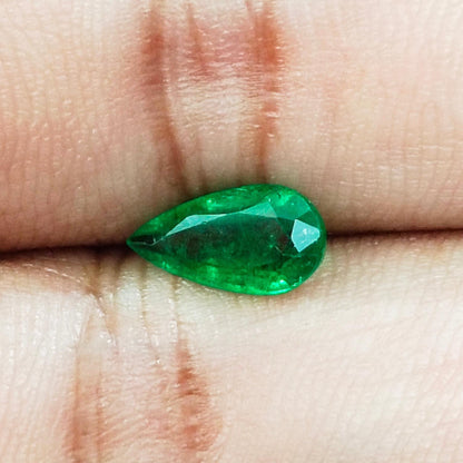 GSI Certified 1.23ct Vivid Deep Swat Emerald , 100% Natural Earth Mined Gemstone