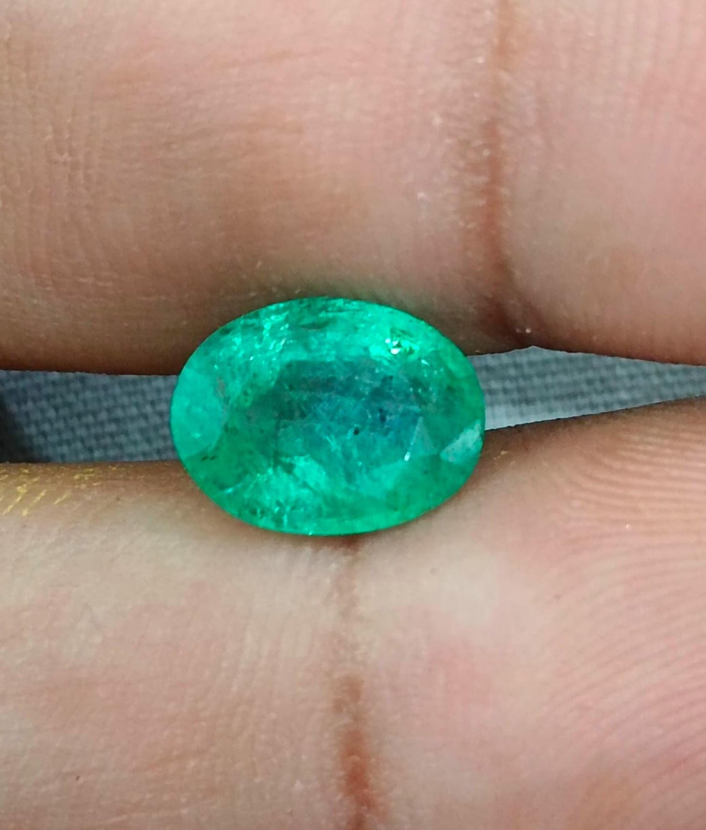 2.44ct Medium Bright Green Zambian Emerald , 100% Natural Earth Mined Gemstone