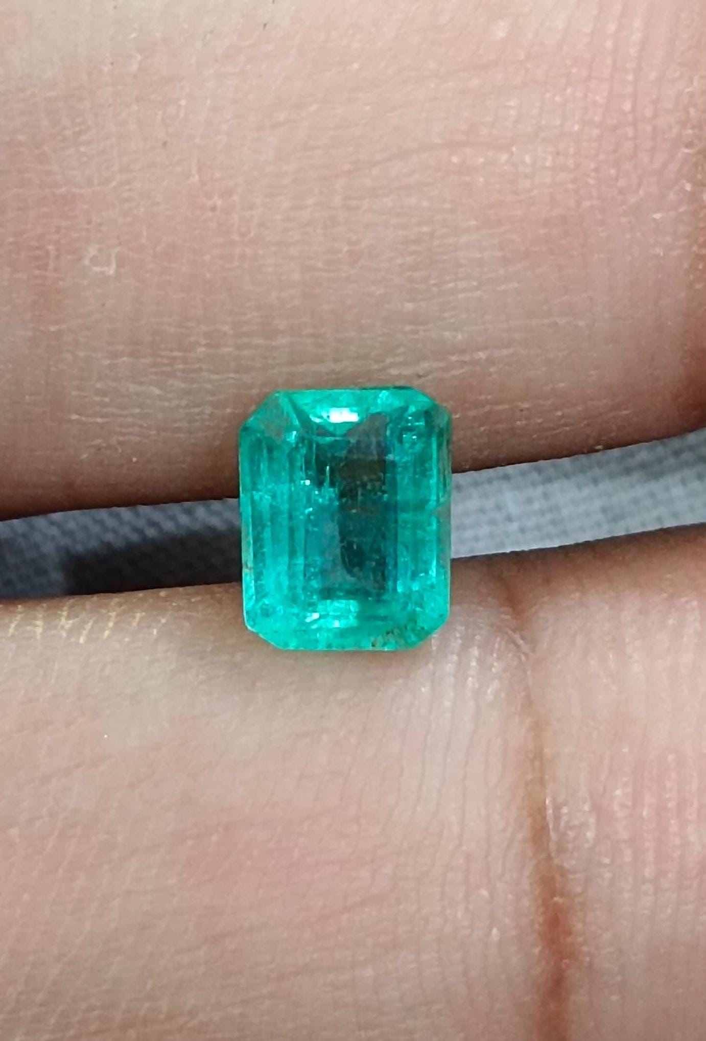 GSI Certified 1.54ct Pastel Green Emerald , 100% Natural Earth Mined Gem.