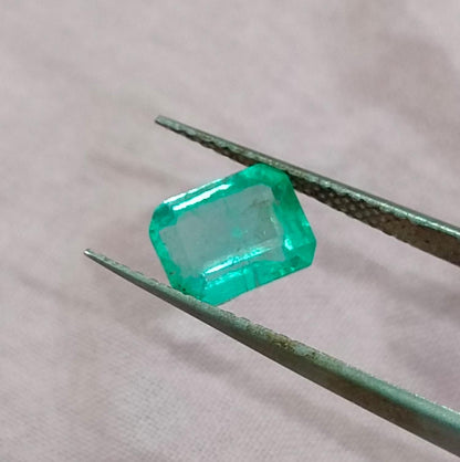 GSI Certified 1.54ct Pastel Green Emerald , 100% Natural Earth Mined Gem.