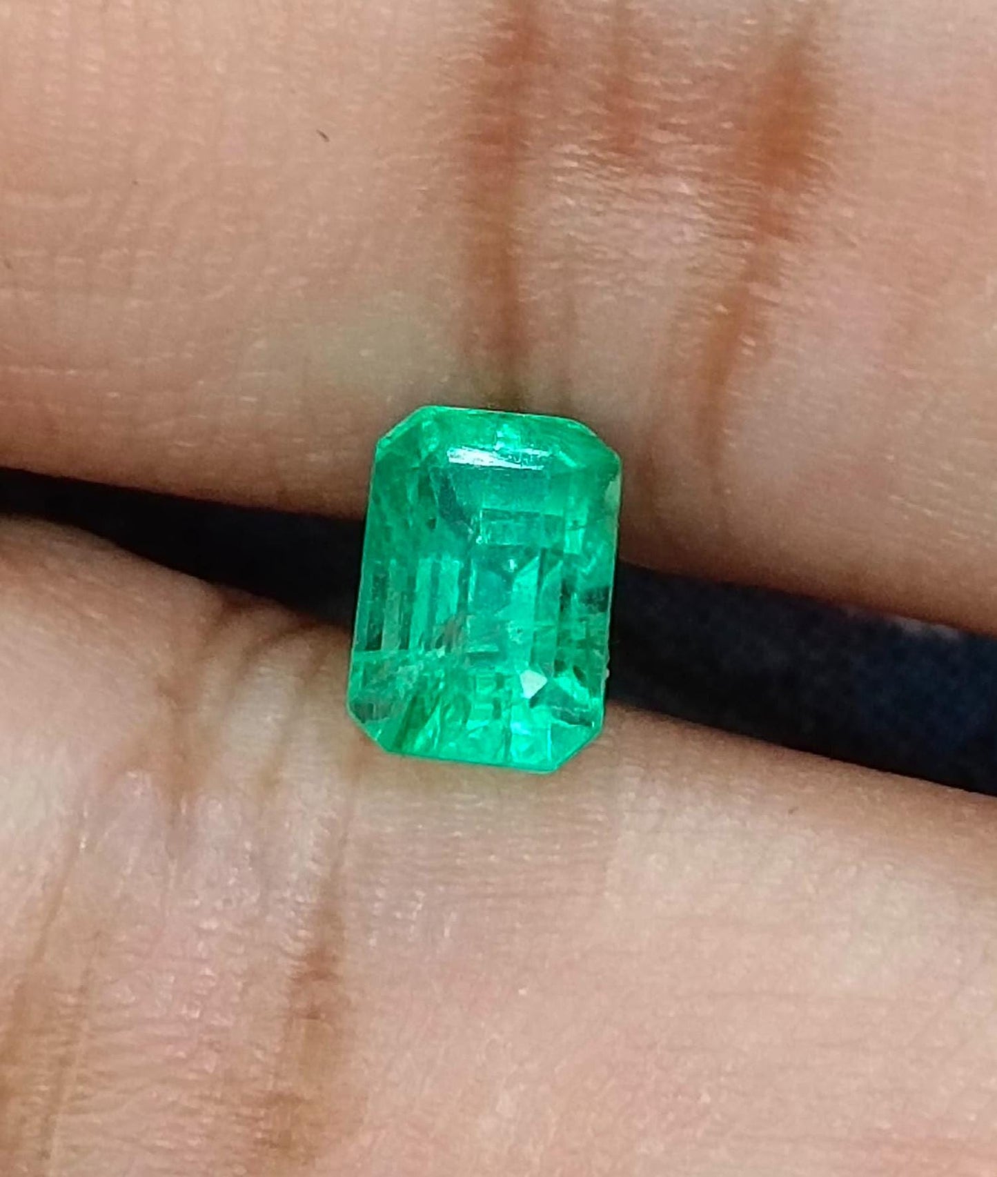 GSI Certified 1.32ct Vivid Green Colombian Emerald , 100% Natural Earth Mined Gemstone