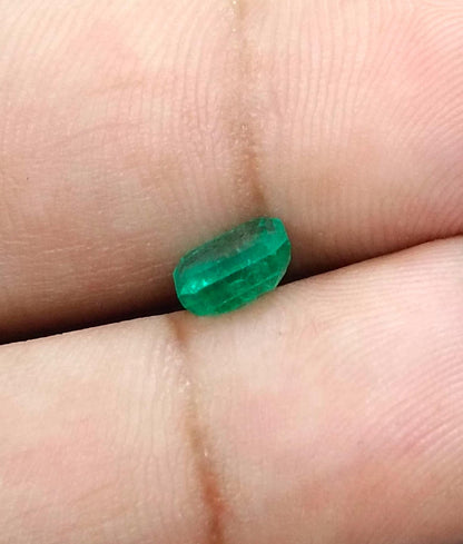 1.31ct Zambian Emerald , 100% Natural Earth Mined Gemstone