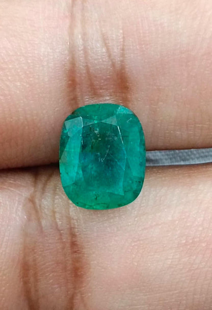 GSI Certified 4.74ct Zambian Emerald , 100% Natural Earth Mined Gemstone