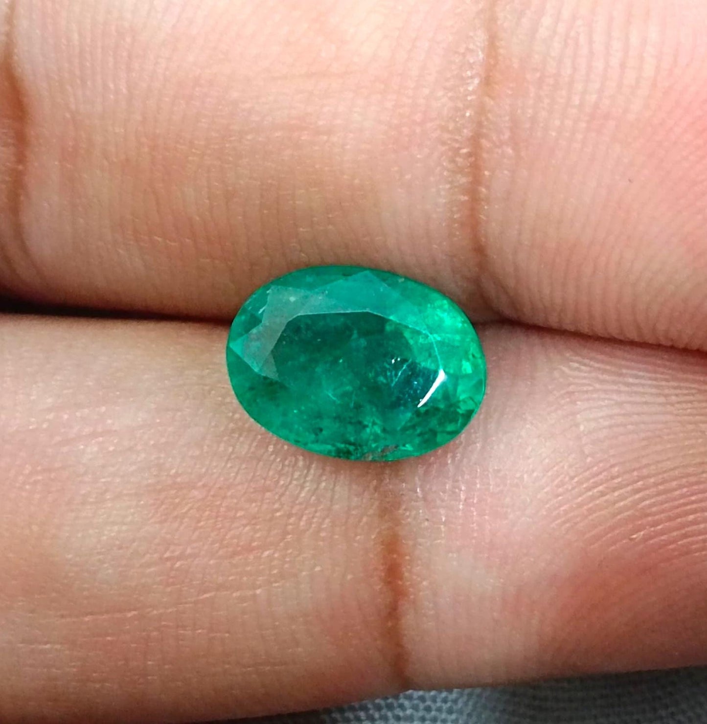 GSI Certified 2.66ct Zambian Emerald , 100% Natural Earth Mined Gemstone