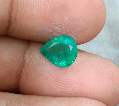 GSI Certified 2.59ct Zambia Emerald , 100% Natural Earth Mined Gemstone