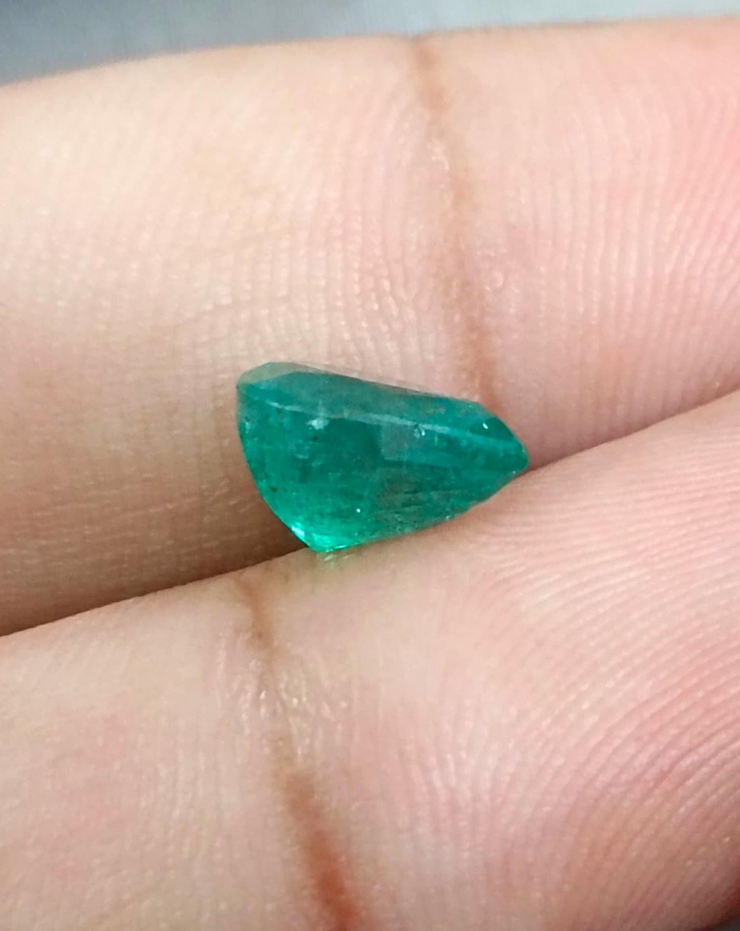 GSI Certified 2.59ct Zambia Emerald , 100% Natural Earth Mined Gemstone