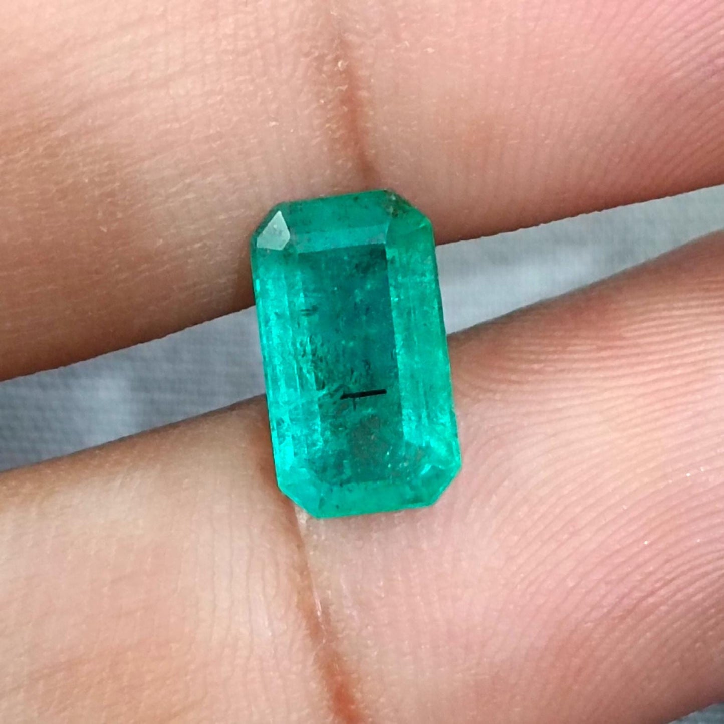 2.60ct Vivid Green Zambian Emerald, 100% Natural Gemstone