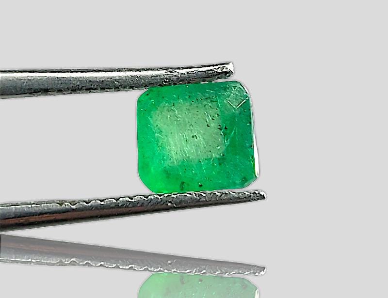 1.16ct Vivid Grass Green Emerald , 100% Natural Gem