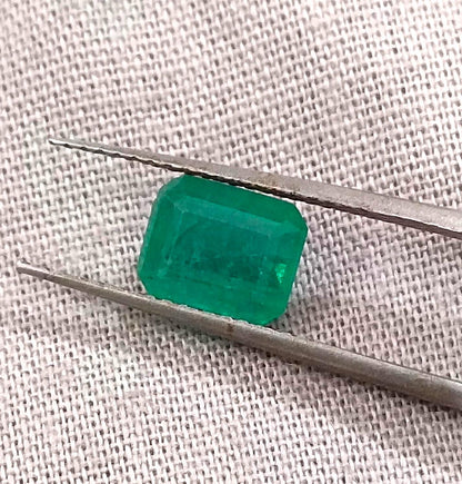 1.57ct Zambian Emerald , 100% Natural Earth Mined Gemstone