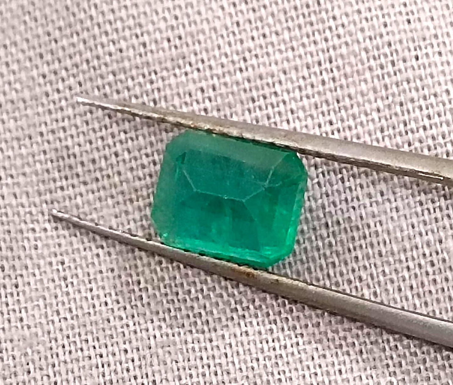 1.57ct Zambian Emerald , 100% Natural Earth Mined Gemstone