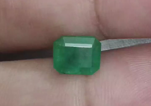 2.55ct Deep Green Emerald , Natural Earth Mined Gemstone
