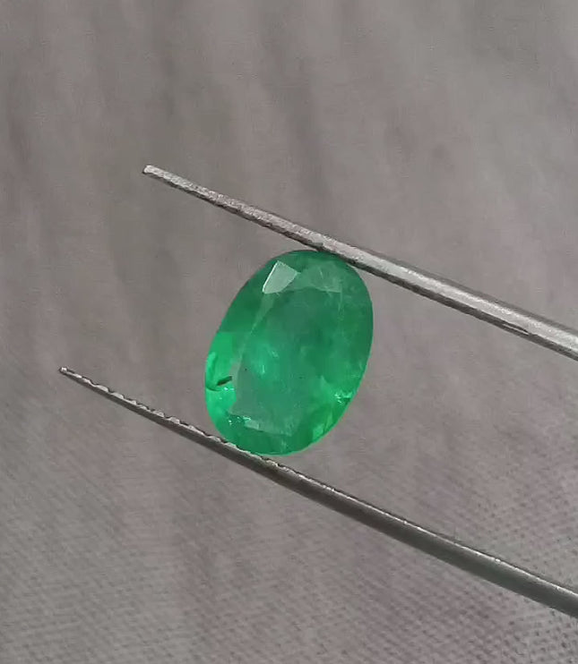 Colombian Emerald 1.85ct Certified Natural Top Green Oval cut Loose Gemstone
