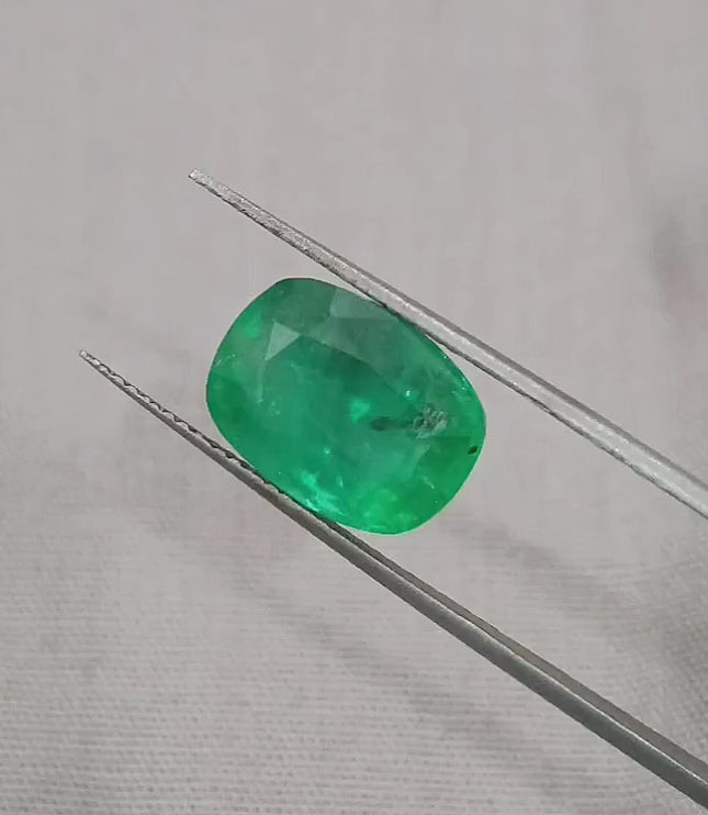 Big 5.49ct Certified Zambian Natural Emerald.