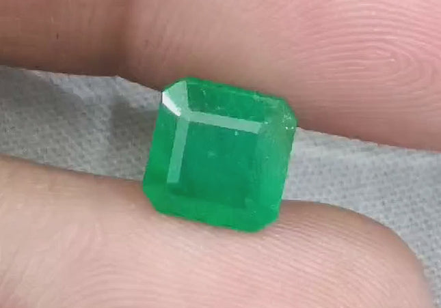 2.72ct Deep Zambian Emerald certified by GSI