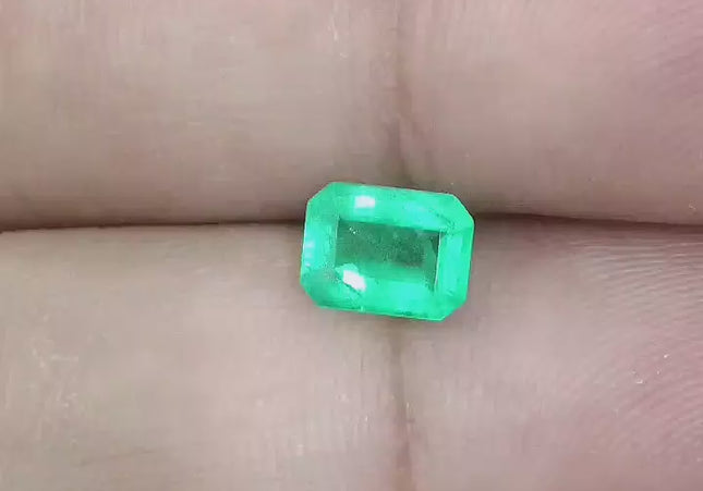 GSI Certified 1.12ct Colombian Emerald,Natural earth mined Gemstone