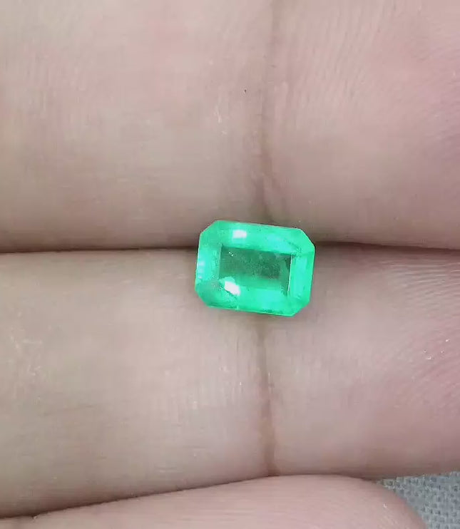 GSI Certified 1.12ct Colombian Emerald,Natural earth mined Gemstone