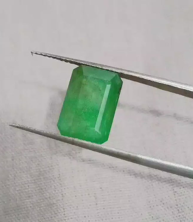 4.63ct IGI Certified Deep Green Swat Emerald, 100% Natural Gem