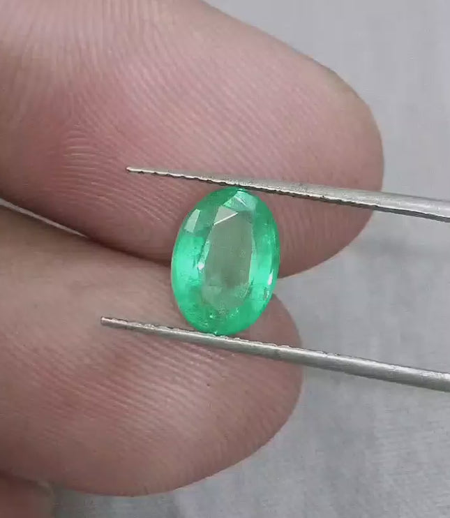 Certified 1.63ct Colombian Natural Emerald.