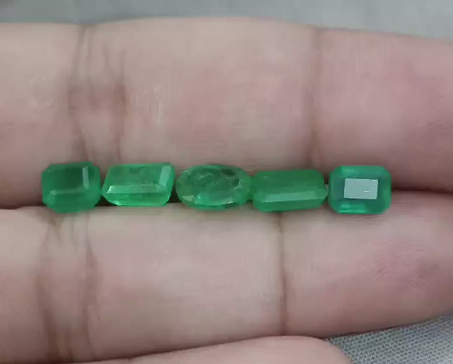 6.87ct Natural Emerald Parcel.