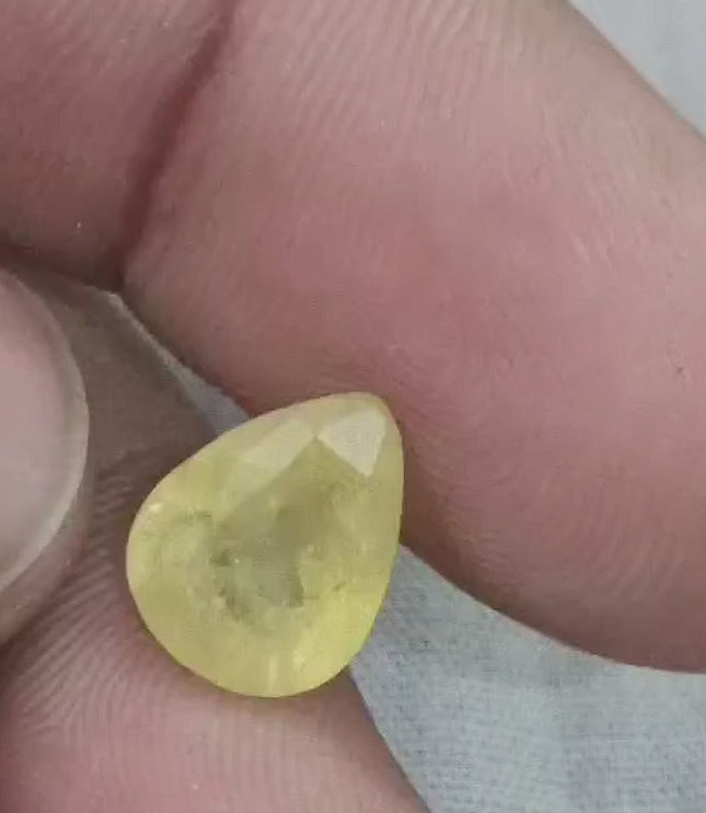 4.35ct Certified Natural Untreated Yellow Sapphire.