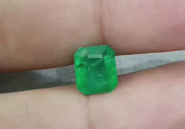 2.58ct Vivid Green Swat Emerald